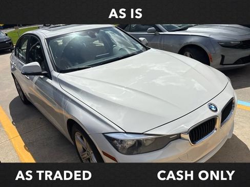 Used 2015 BMW 320i Sedan RWD image 4