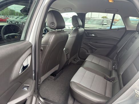 Used 2024 Chevrolet Trax LT w/ Driver Confidence Package FWD image 29