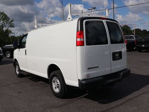 Used 2019 Chevrolet Express 2500 w/ Driver Convenience Package RWD image 3