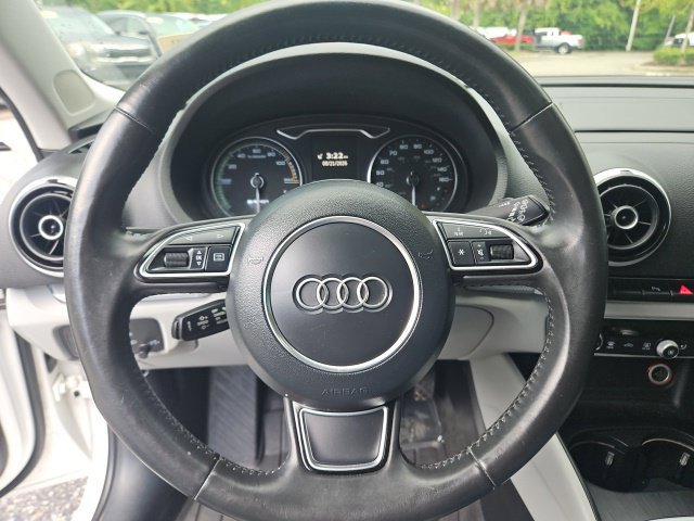 Used 2016 Audi A3 e-tron Premium Plus w/ Premium Plus Package FWD image 16
