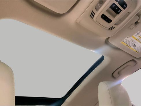 Used 2021 Buick Envision Avenir w/ Technology Package II AWD/4WD image 14