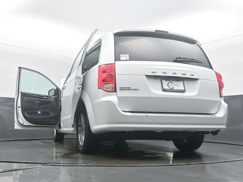 Used 2020 Dodge Grand Caravan SE image 60