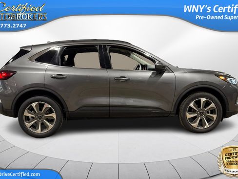 Used 2024 Ford Escape Platinum AWD/4WD image 4