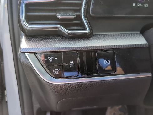 Used 2023 Kia Sportage SX image 19