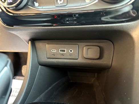 Used 2023 Buick Encore GX Select image 29