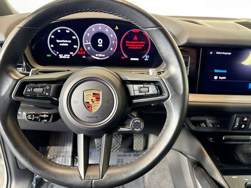 Used 2024 Porsche Cayenne image 11