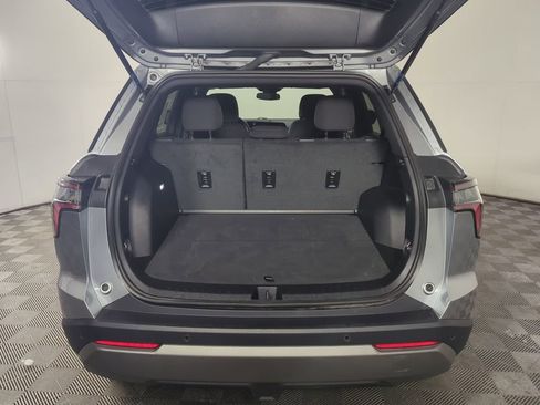 Used 2026 Chevrolet Equinox LT FWD image 8