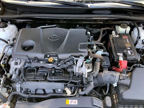 Used 2018 Toyota Camry XLE FWD image 34