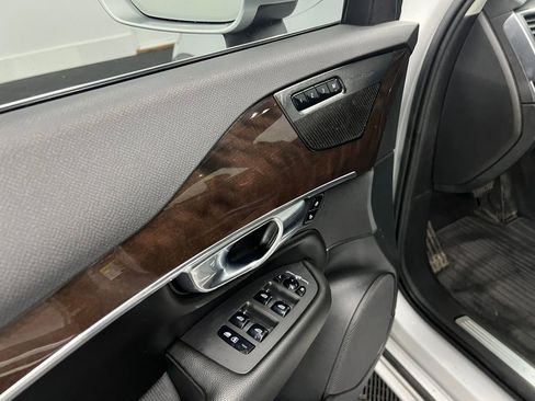 Used 2019 Volvo XC90 T5 Momentum w/ Advanced Package image 11