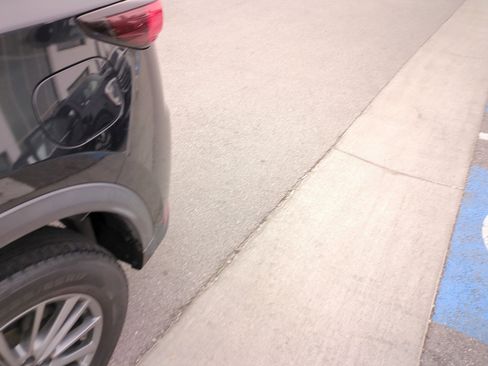 Used 2017 MAZDA CX-5 Sport image 28