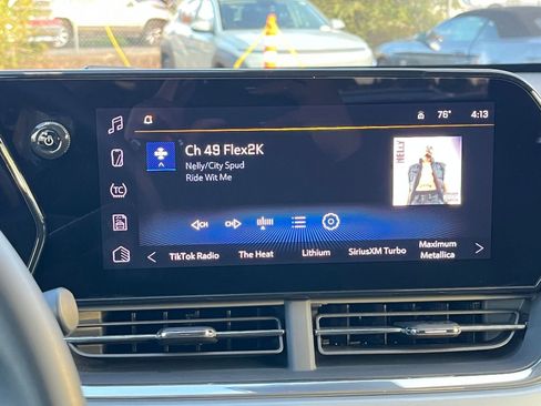 Used 2025 Chevrolet Trax LT w/ LT Convenience Package image 21