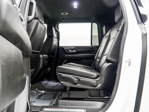 Used 2024 Chevrolet Suburban LT RWD image 39