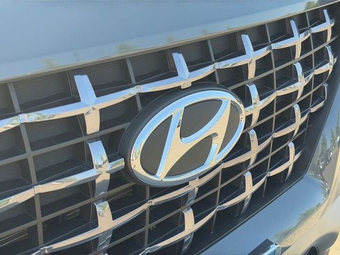 Used 2025 Hyundai Venue Limited FWD image 34