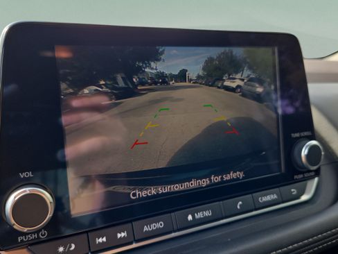 Used 2023 Nissan Rogue S FWD image 20