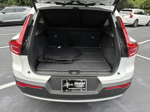 Used 2023 Volvo XC40 B5 Plus w/ Climate Package AWD/4WD image 34