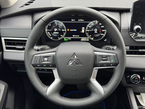 New 2025 Mitsubishi Outlander SE AWD/4WD image 18
