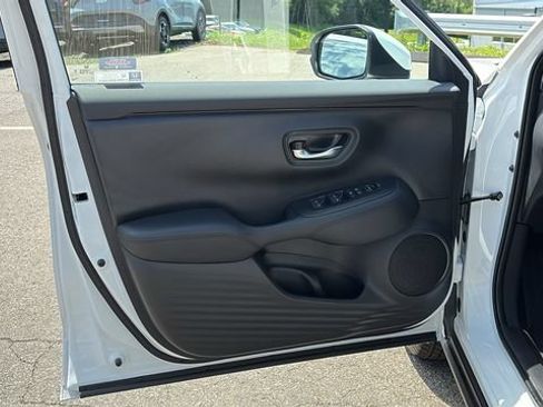 Used 2026 Honda HR-V LX image 8