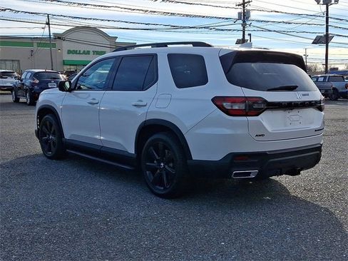 Certified 2025 Honda Pilot Black Edition image 4