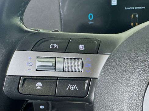 Used 2024 Hyundai Kona SEL image 16