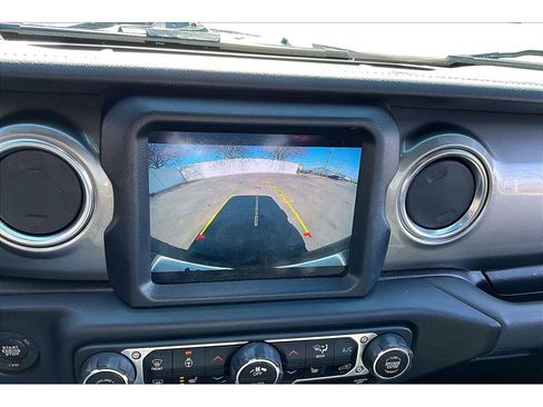 Used 2020 Jeep Wrangler Unlimited Sahara AWD/4WD image 28