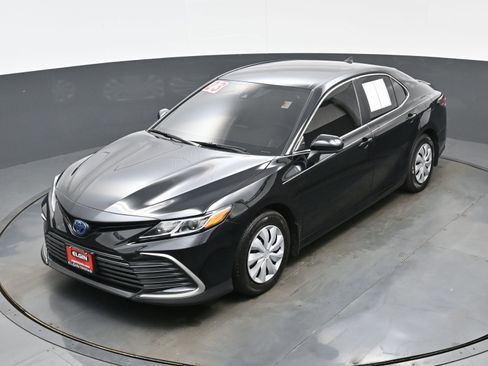Used 2023 Toyota Camry LE image 36