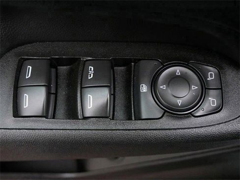 Used 2018 Chevrolet Equinox Premier image 17