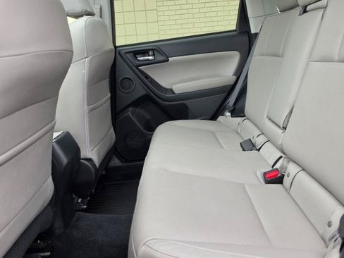 Used 2017 Subaru Forester 2.5i Limited AWD/4WD image 12