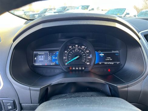 Used 2024 Ford Edge Titanium image 14