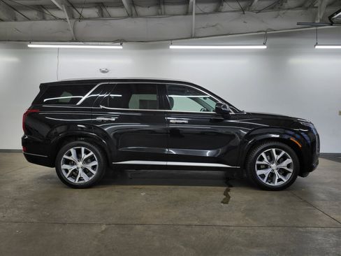 Used 2021 Hyundai Palisade Limited image 3