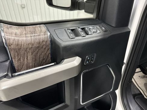Used 2019 Ford F250 Lariat w/ Lariat Ultimate Package AWD/4WD image 24