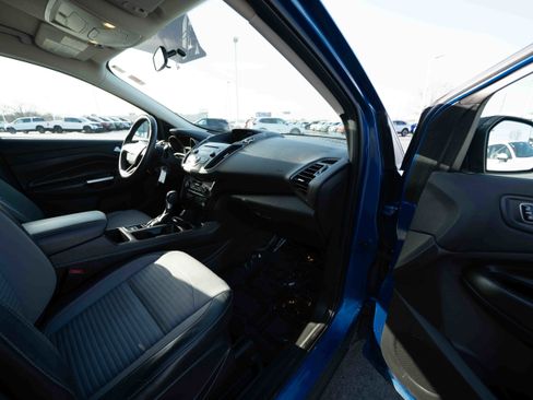 Used 2017 Ford Escape SE w/ SE Sport Appearance Package image 26