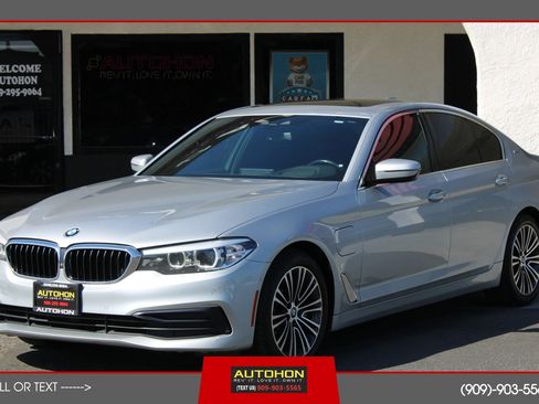 Used 2019 BMW 530e w/ Premium Package RWD image 1