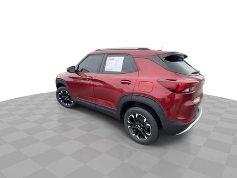 Used 2022 Chevrolet TrailBlazer LT w/ LPO, Blackout Package FWD image 6