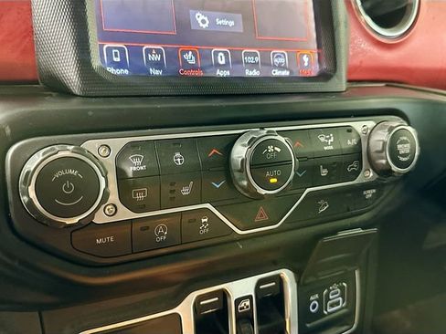 Used 2018 Jeep Wrangler Unlimited Rubicon w/ Dual Top Group image 18