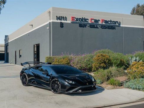 Used 2021 Lamborghini Huracan STO image 1