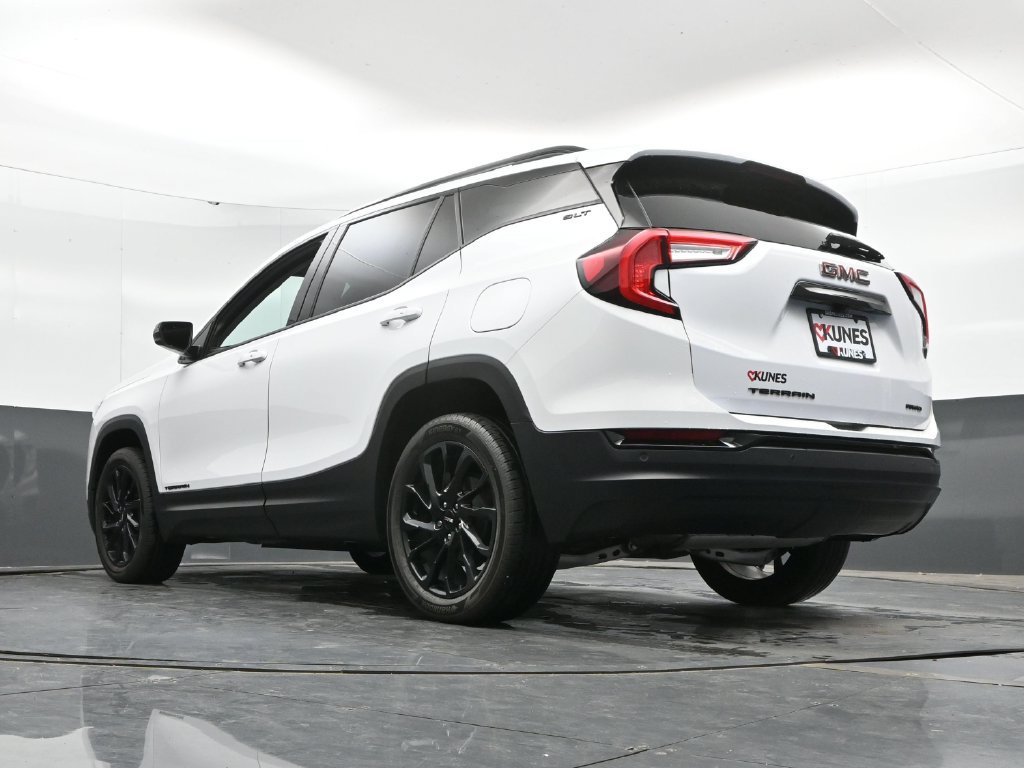 Used 2024 GMC Terrain SLT w/ Elevation Edition AWD/4WD image 46