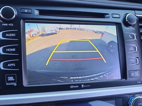 Used 2015 Toyota Highlander Limited image 26