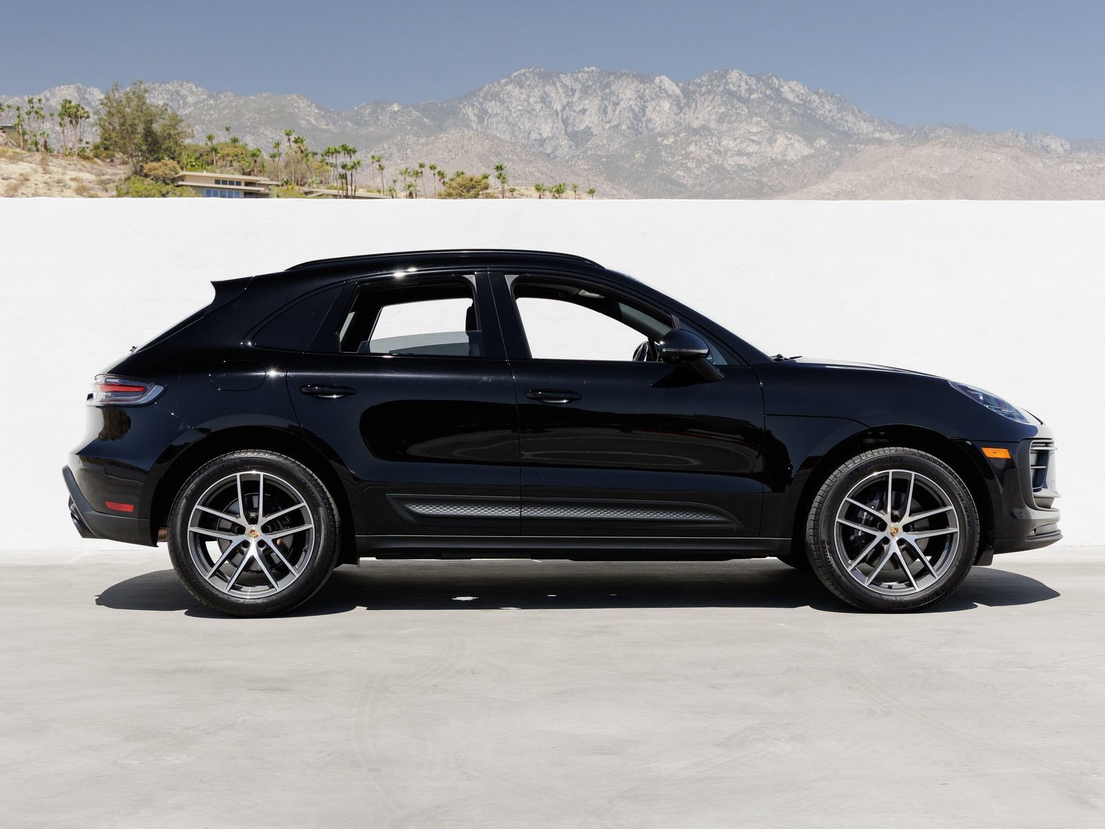 Used 2026 Porsche Macan AWD/4WD image 8