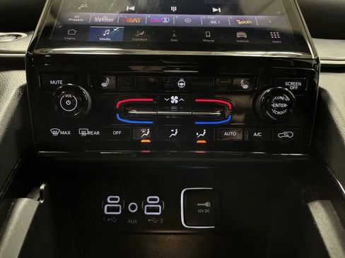 Used 2023 Jeep Grand Cherokee L Limited image 20