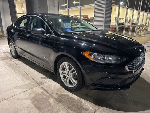 Certified 2018 Ford Fusion SE image 10