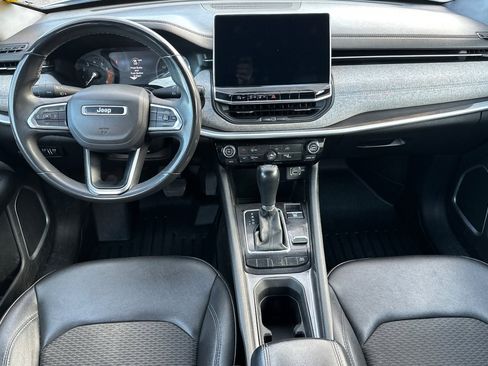 Used 2024 Jeep Compass Latitude image 14