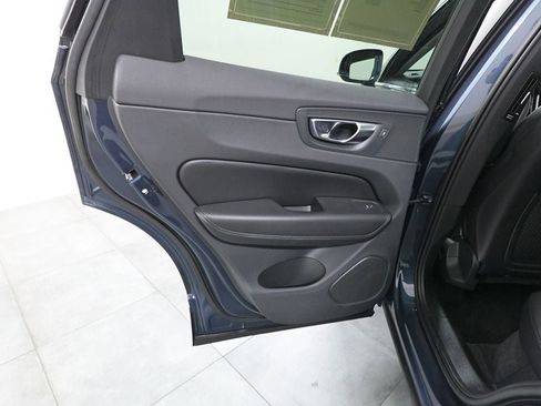 Used 2023 Volvo XC60 B5 Core image 23