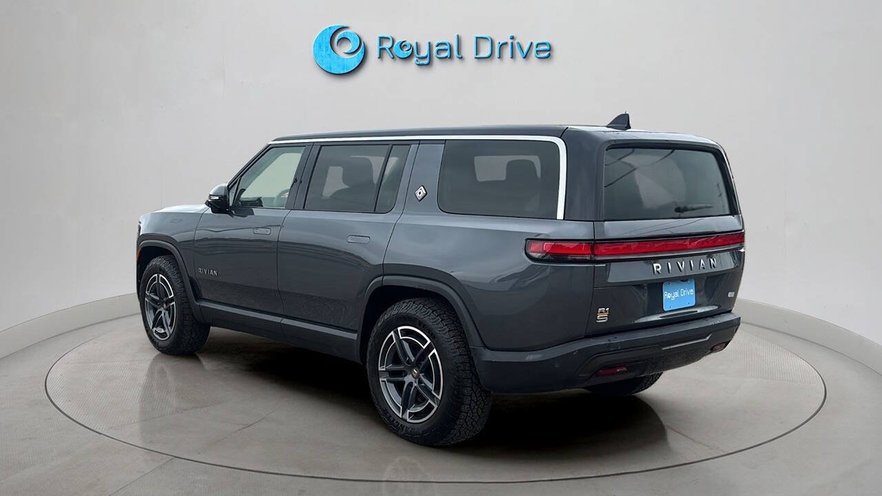 Used 2025 Rivian R1S Adventure Dual AWD/4WD image 3