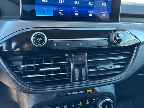 Used 2025 Ford Escape Active w/ Cold Weather Package image 25