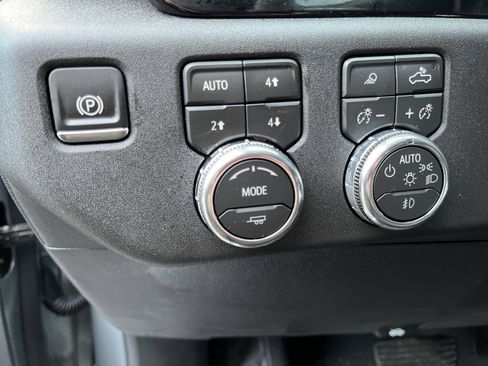 New 2026 GMC Sierra 2500 SLT w/ SLT Premium Package image 14