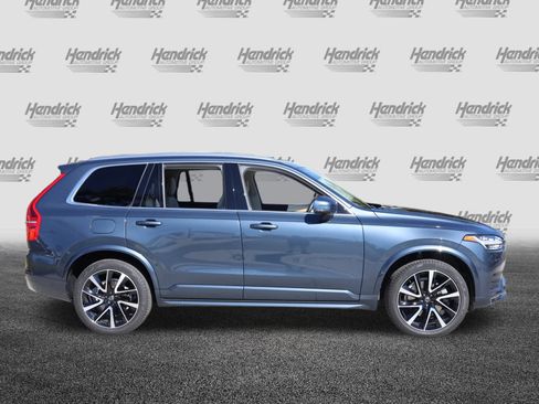 Used 2022 Volvo XC90 T6 Momentum w/ Advanced Package image 10