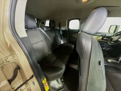 Used 2014 Toyota FJ Cruiser 4WD w/ Upgrade Package image 24