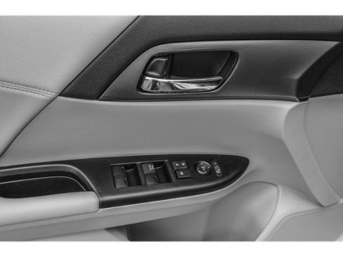 Used 2013 Honda Accord LX image 17