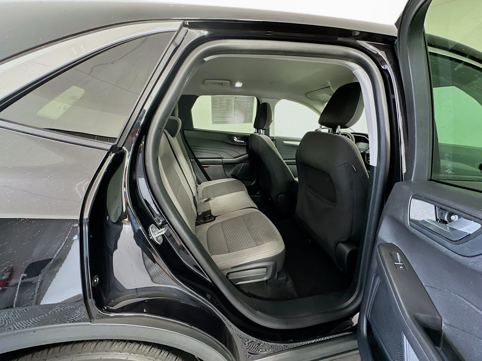 Used 2021 Ford Escape SE FWD image 24