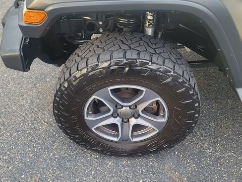 Used 2020 Jeep Gladiator Sport w/ Quick Order Package 24S image 5